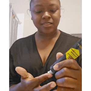 customer using vouee spf30 moisturiser made for darker skin with no white cast